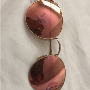 Rose gold ray bans!
